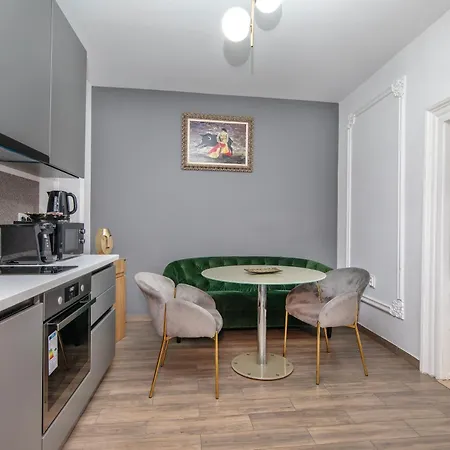 Trinoble Republicii - Comfort In Old Town Apartamento