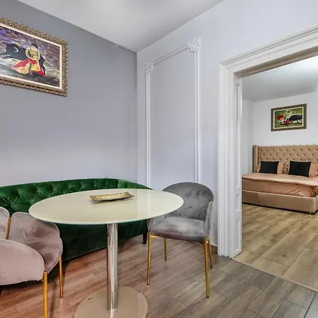 Trinoble Republicii - Comfort In Old Town