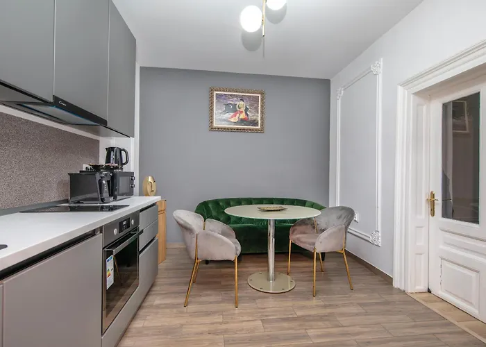 Trinoble Republicii - Comfort In Old Town Apartamento