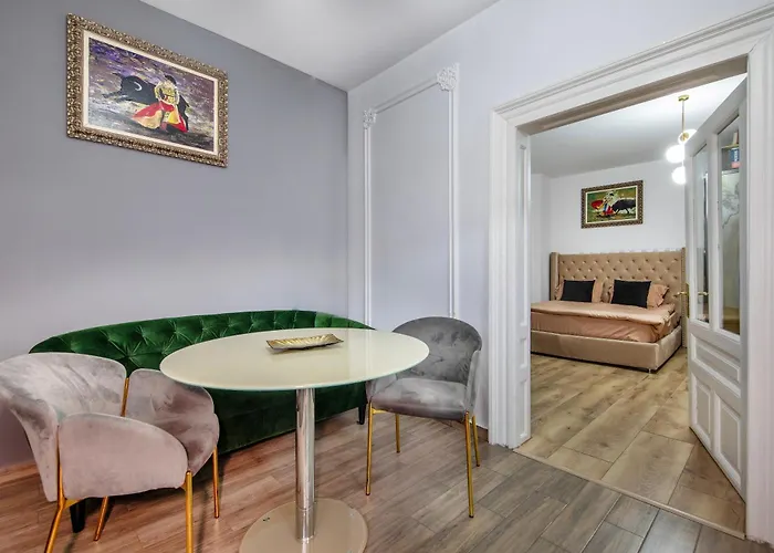 Trinoble Republicii - Comfort In Old Town